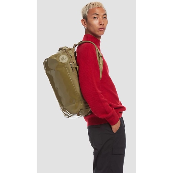 BABOON TO THE MOONGo small woven duffle bag in Crocodile/ excellent